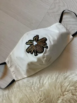 White face mask “Scarab”